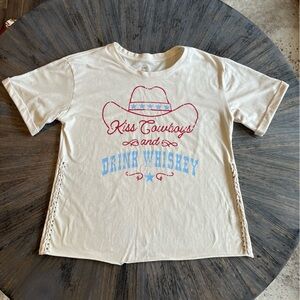 Cato “Kiss‎ Cowboys and Drink Whiskey” Graphic Tee – Size Medium